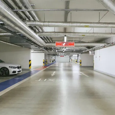 Garden Towers - Free Underground Parking Praha