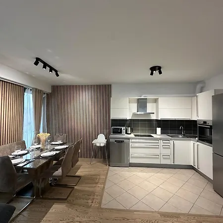 Garden Towers - Free Underground Parking Apartament Praga