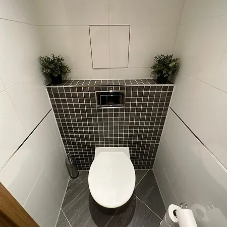 Garden Towers - Underground Parking Apartment *